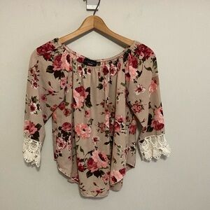 Discreet Floral Off the Shoulder Top, Size Medium, Lace trim on sleeves